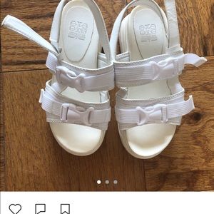 Sandal platforms